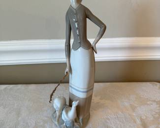 Lladro Girl with Geese Porcelain Figurine