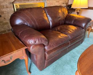 La-Z-Boy Leather Loveseat (36"D x 67"W x 32" Back Height)