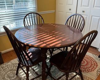Cochrane Cherry Wood Dining Table (42"D x 29"H - 2 Leaves 12"L each) & 4 Parlor Side Chairs