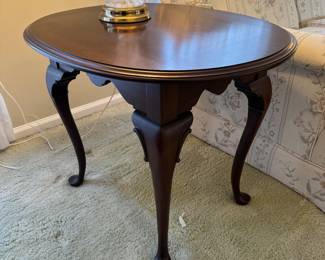 Ethan Allen Round Side Table (23"W x 28"D x 22.5"H)
