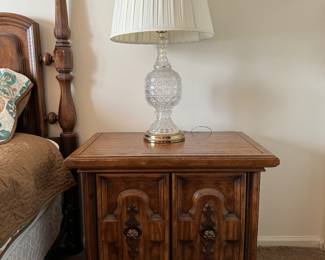 Stanley Maricopa 2 Door End Table (18"D x 28"W x 25"H) (pr)