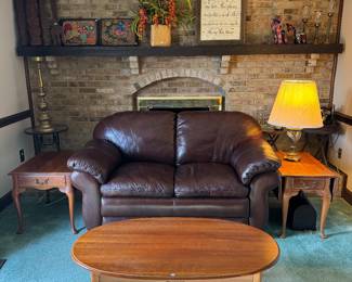 La-Z-Boy Leather Loveseat (36"D x 67"W x 32" Back Height)