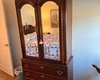 Ethan Allen 3 Drawer / 2 Door Wardrobe