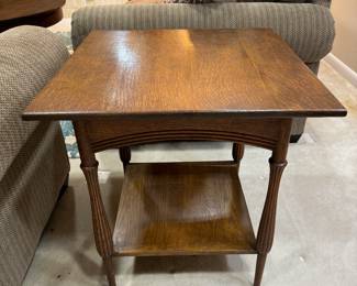 Oak Spindle Leg Square End Table (24"W x 24"D x 26"H)