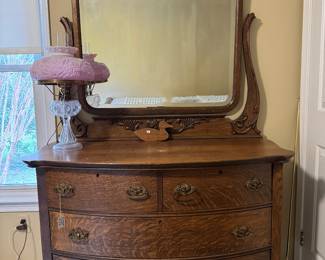 Antique Oak 4 Drawer Dresser w Mirror (48"W x 22"D x 74"H)
