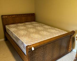 Antique Oak Full Sleigh Bed (HB- 42"H x 56"W / FB - 30"H x 56"W)