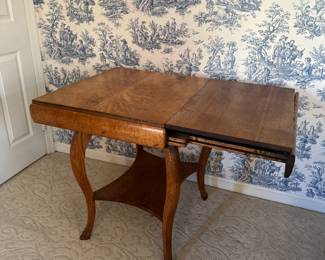 Antique Oak Extendable End Table (29"W x 30"H x 41"L Open)