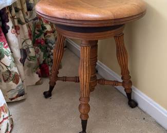 Lyon & Healy Antique Claw Foot Adjustable Piano Stool
