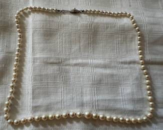 10K Gold Clasp & Pearl Necklace