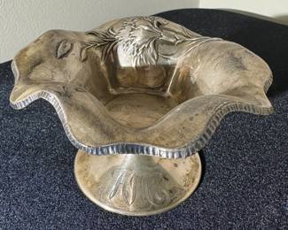 Sterling Silver Reppouse Bowl / 64 grams