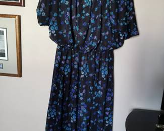 Vintage R&K Esssentials blue floral dress