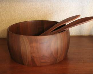 Heirloom Walnut Spirit of '76 Special Edition salad bowl and salad servers