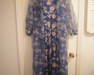 Lovely Vanity Fair blue floral nightgown with a sheer cover-up, puff sleeves, and a stand-up collar, Size 38