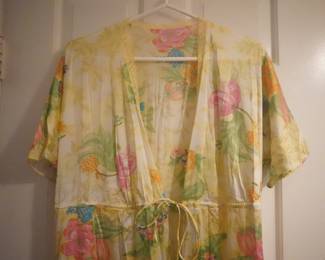 Detail of lovely yellow floral sheer Vanity Fair vintage robe, Size Med