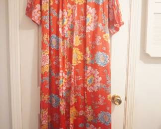 Vintage orange floral collared Vanity Fair nightgown, Size Med