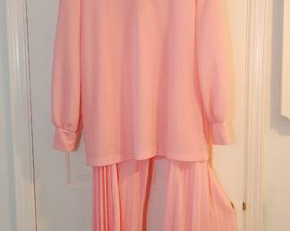 Vintage California West Set matching bubblegum pink turtleneck top with cuffs and matching pleated pants