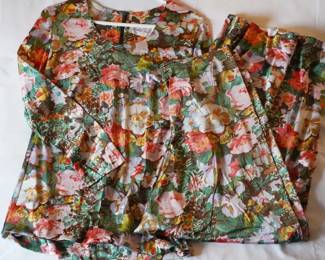 Amazing vintage floral Vanity Fair pajama top and pants set, Size 12