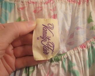 Tag detail of vintage Vanity Fair soft floral long sleeve nightgown, Size M