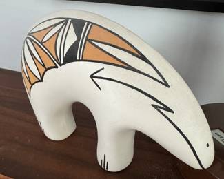 A coma Pueblo pottery bear figurine