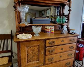 STUNNING Oak buffet