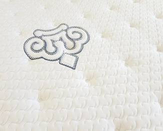 IMMACULATE beautiful KING SIZE bed