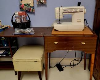 Brother VX-1122 Sewing Machine w/supplies
