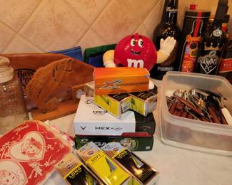 Thousands of golf balls!