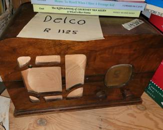 Delco R 1125 radio