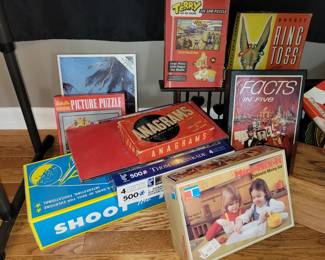 Vintage puzzles & games