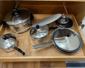 Kitchen pots and pans