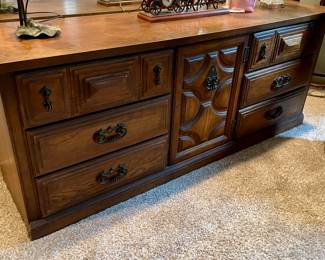 Vintage chest of drawers