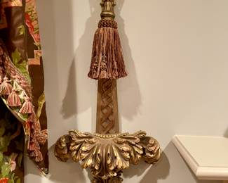 wall bracket to hold plates