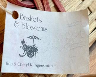 VINTAGE "BASKETS & BLOSSOMS LETTER/KEYHOLDER BASKET