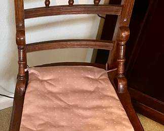 ANTIQUE RATTAN SEAT CHAIR