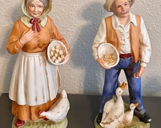 VINTAGE FIGURINES SET
