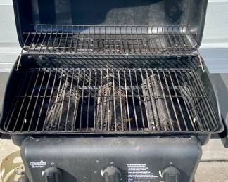 CHAR BROIL 3-BURNER GRILL W/COVER