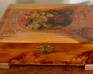 VINTAGE CEDAR BOX