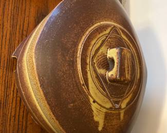 Lidded pottery tureen 