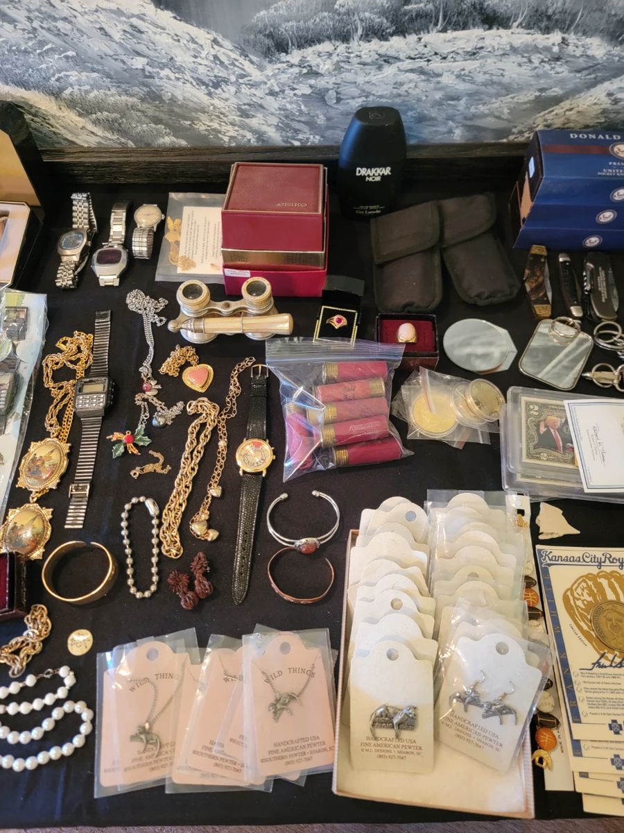 Memory Lane Estate Sale Raymore, MO (Lucy... starts on 2/16/2024