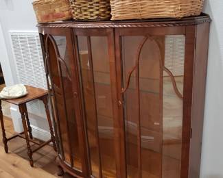 GLASS DISPLAY CABINET