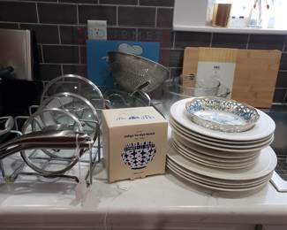 KITCHENWARE AND MIKASA DISHES