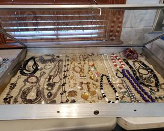 VINTAGE COSTUME JEWELRY