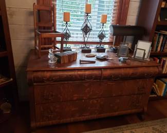 ANTIQUE CHEST 