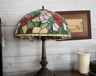 STAINED GLASS LAMP