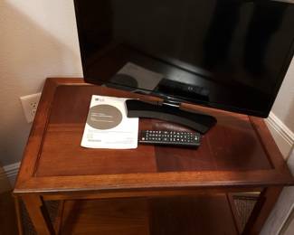 ROLLING CART AND SMALL TELEVISION