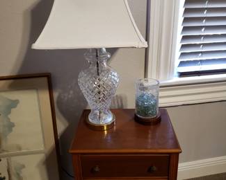 SIDE TABLE AND CRYSTAL LAMP