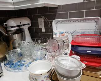 KITCHENWARE, PYREX & MIX MASTER