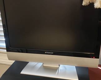 BLU RAY PLAYER & POLARIOD TV/MONITOR
