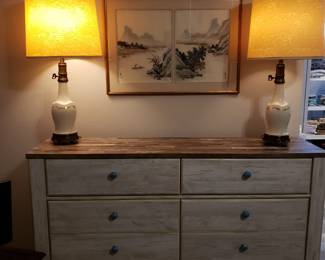 DRESSER & PAIR OF LENOX VINTAGE LAMPS