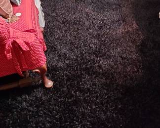 5'x8' black shag rug